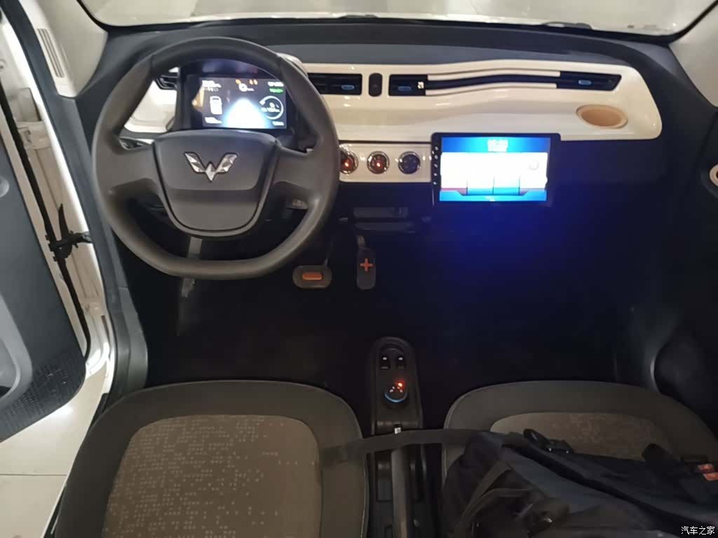 Wuling MINIEV, 2021 10