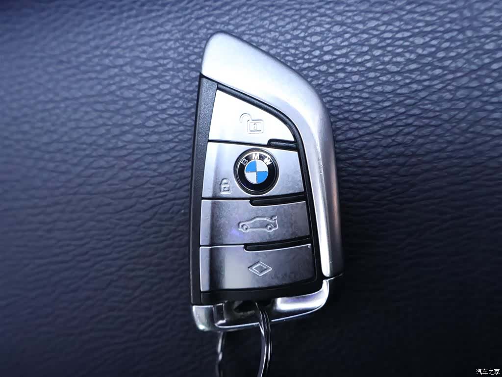 BMW 5 Series, 2018 24