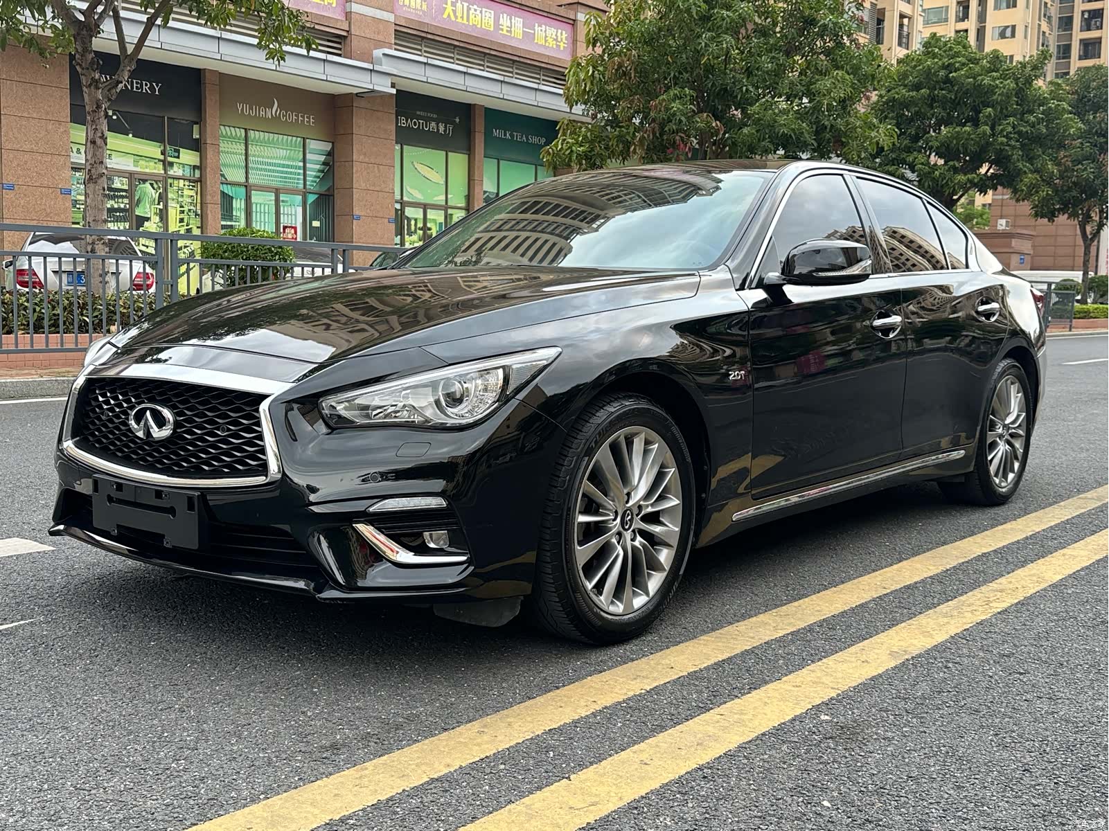 Infiniti Q50L