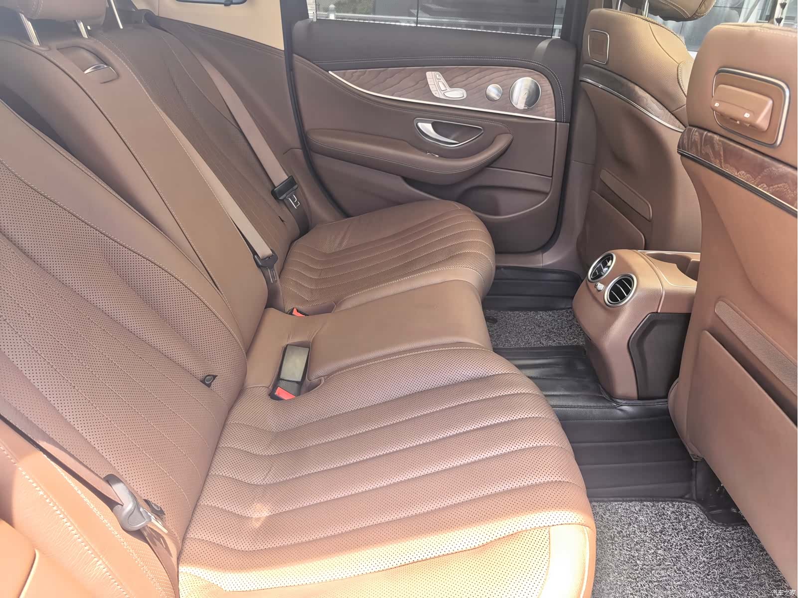 Mercedes-Benz E-Class, 2019 15
