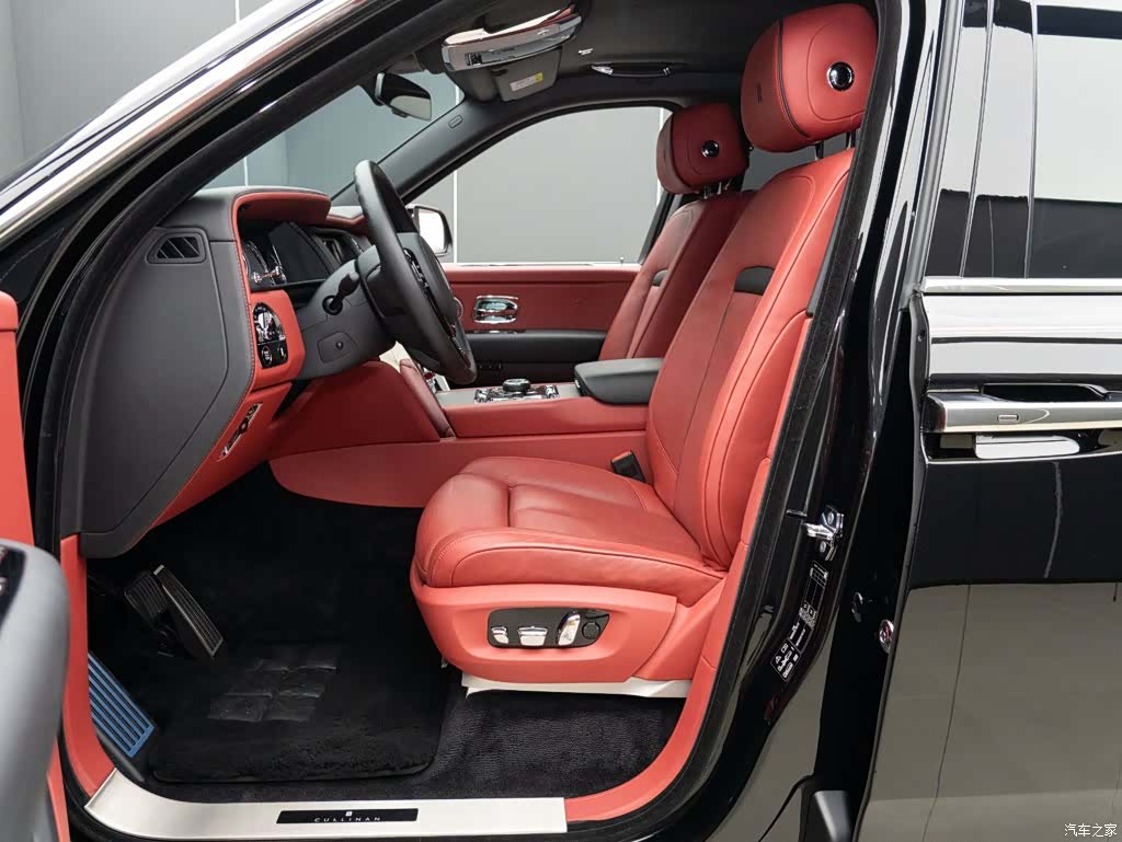 Rolls-Royce Cullinan, 2021 10