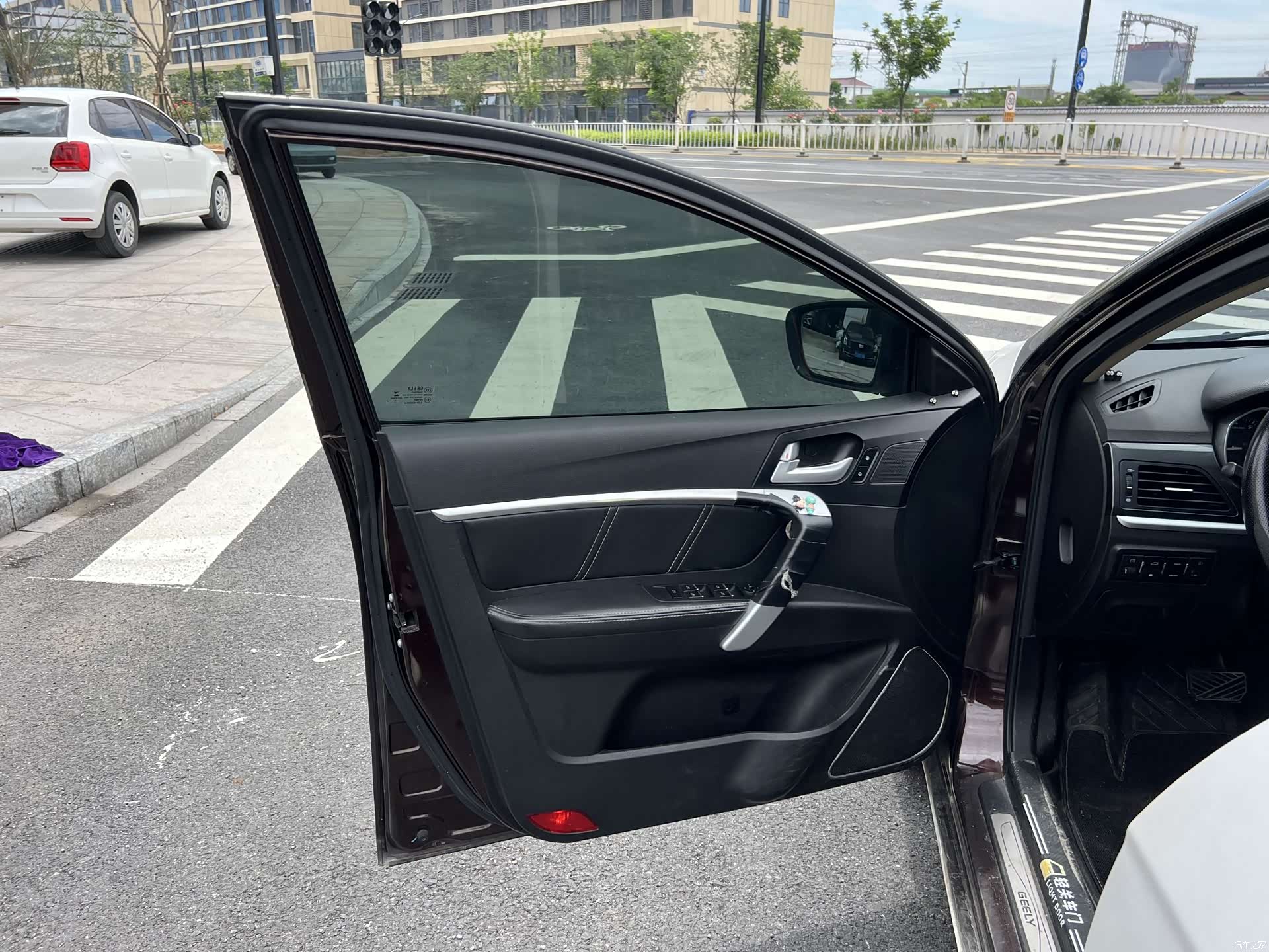 Geely Emgrand, 2017 13