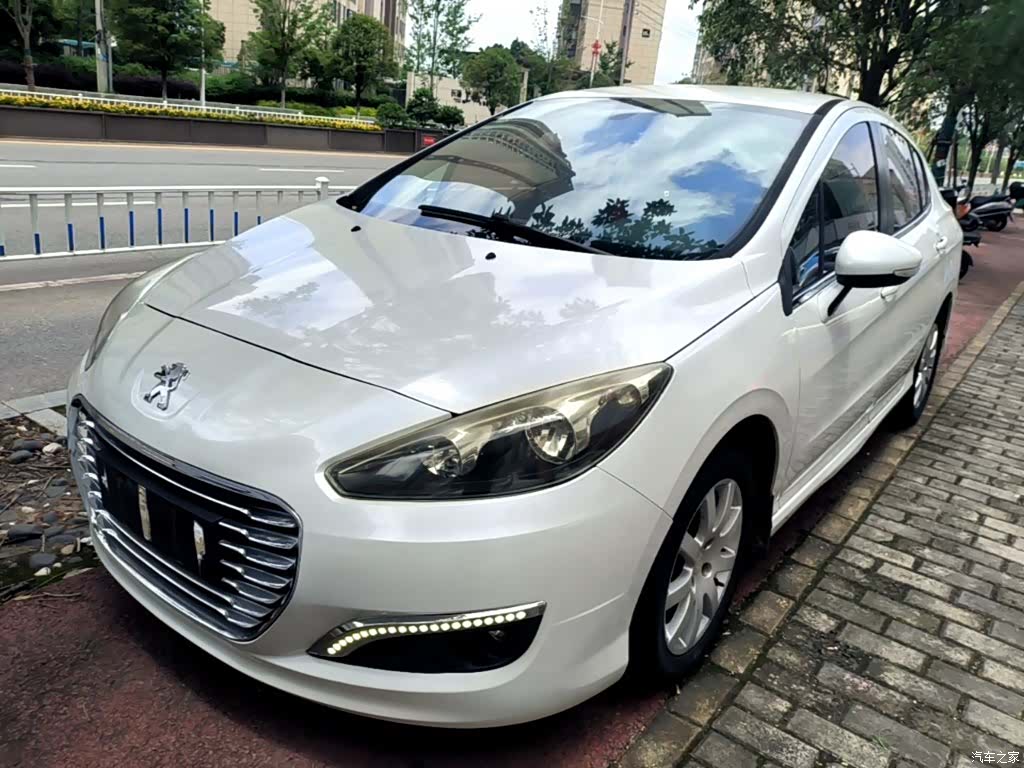 Peugeot 308, 2015 1