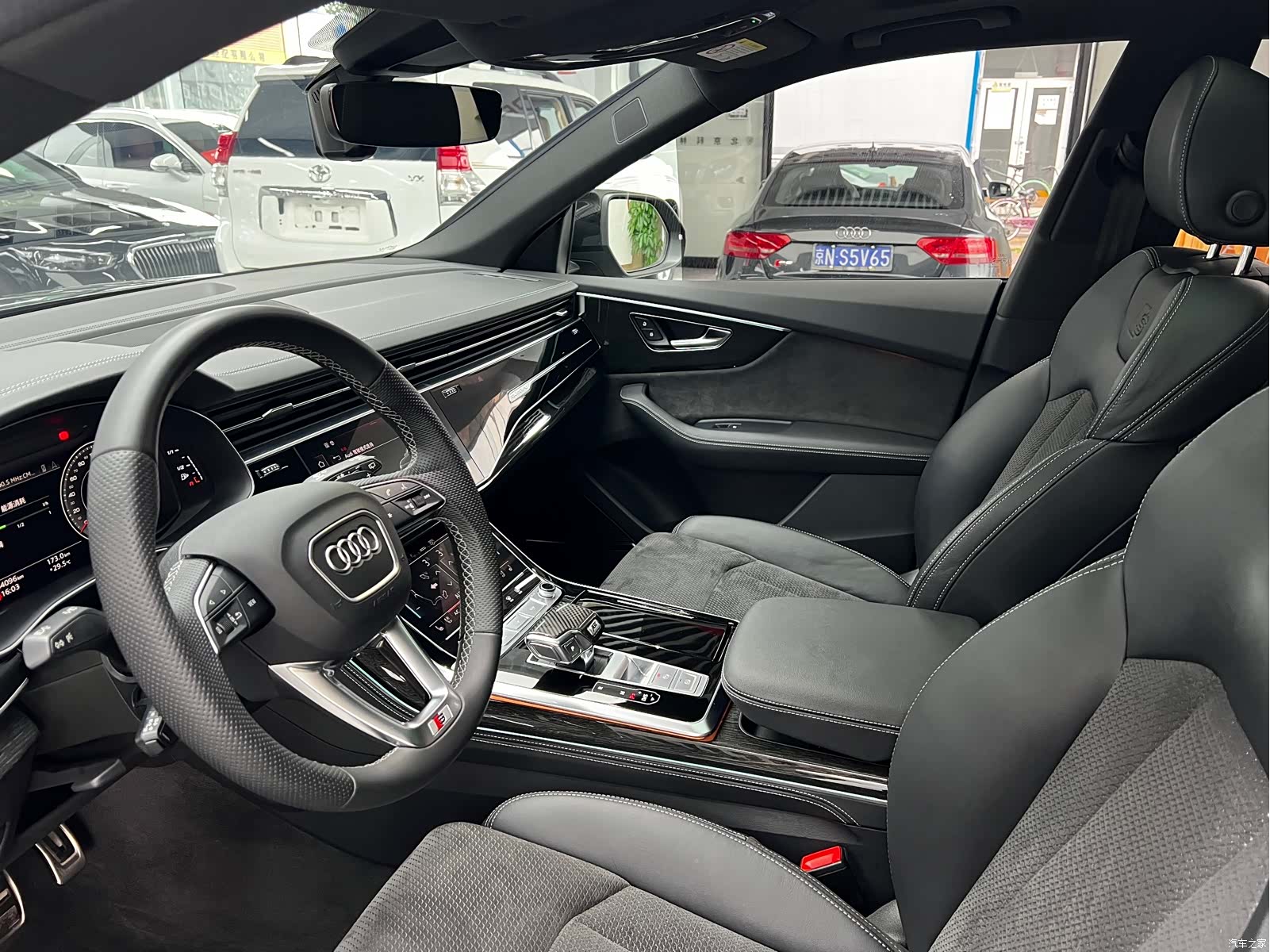 Audi Q8, 2020 16