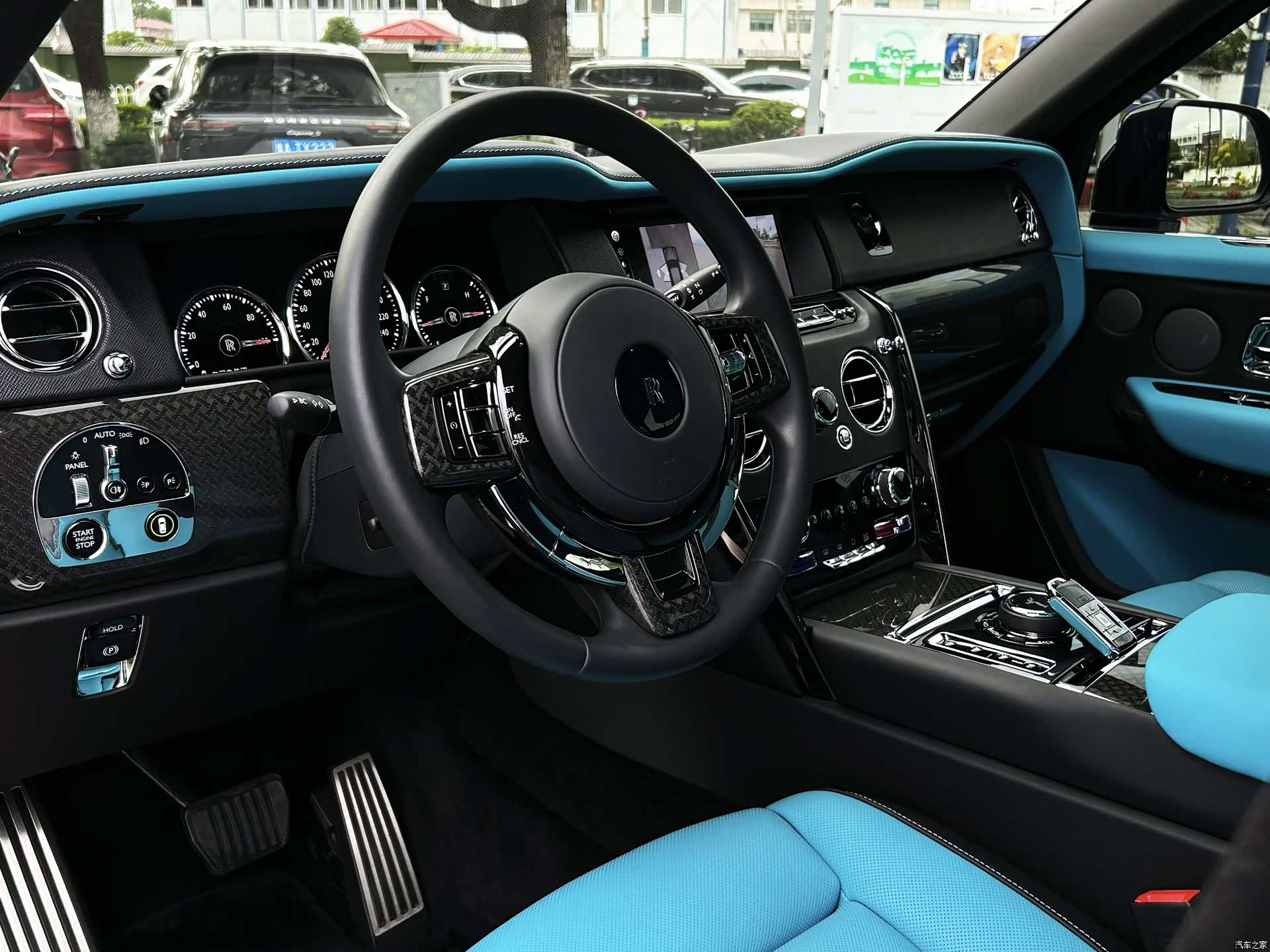 Rolls-Royce Cullinan, 2022 3