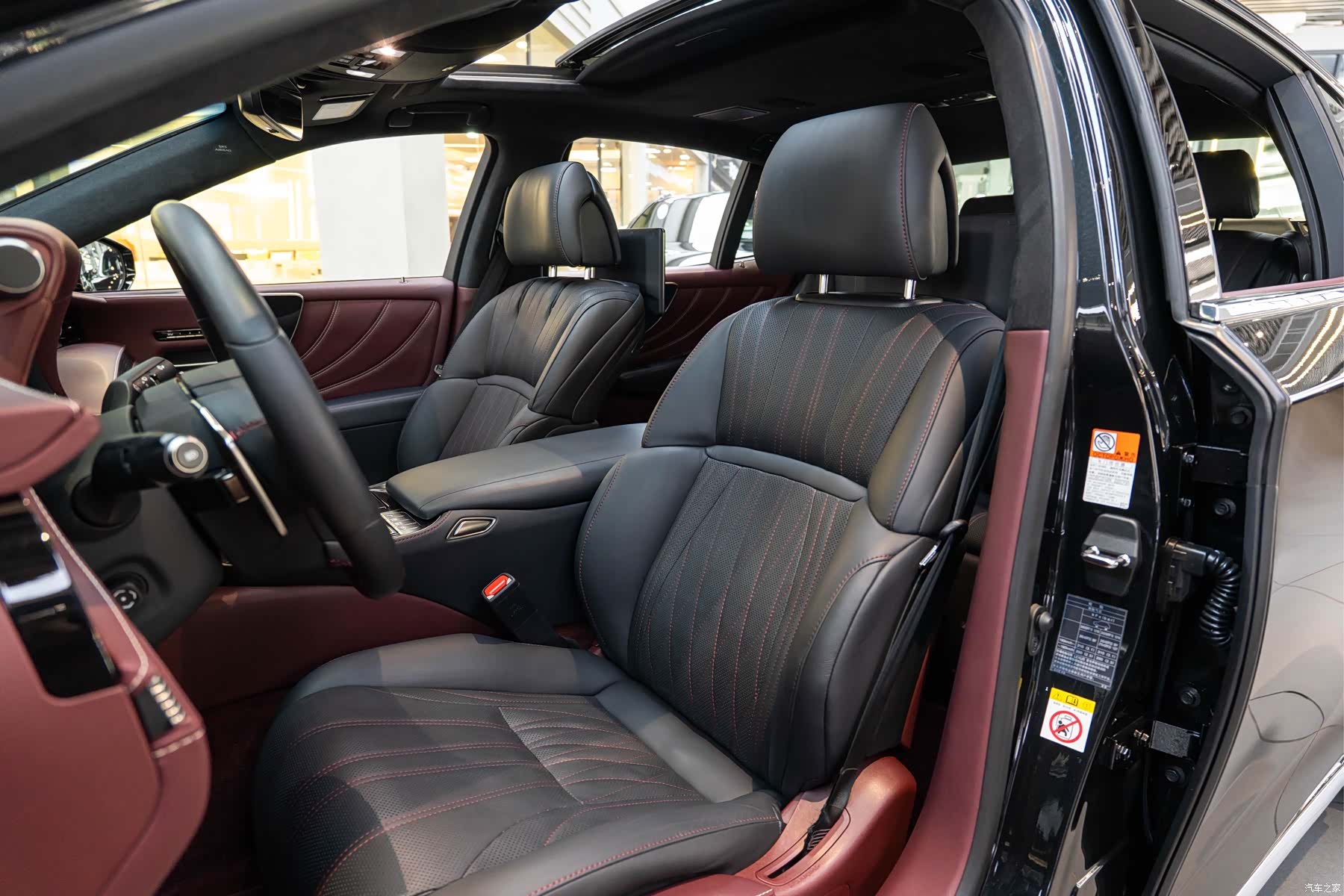Lexus LS, 2018 11