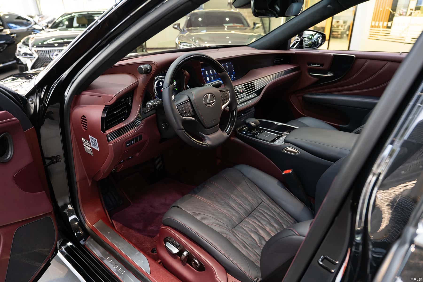 Lexus LS, 2018 9