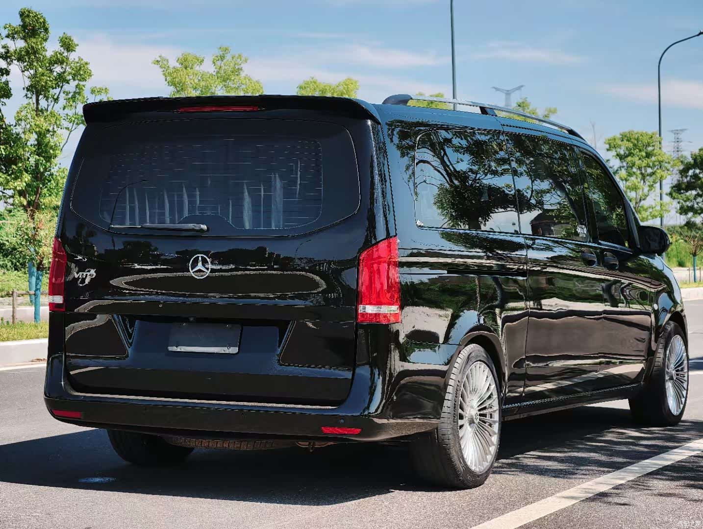 Mercedes-Benz 7, 2021 36