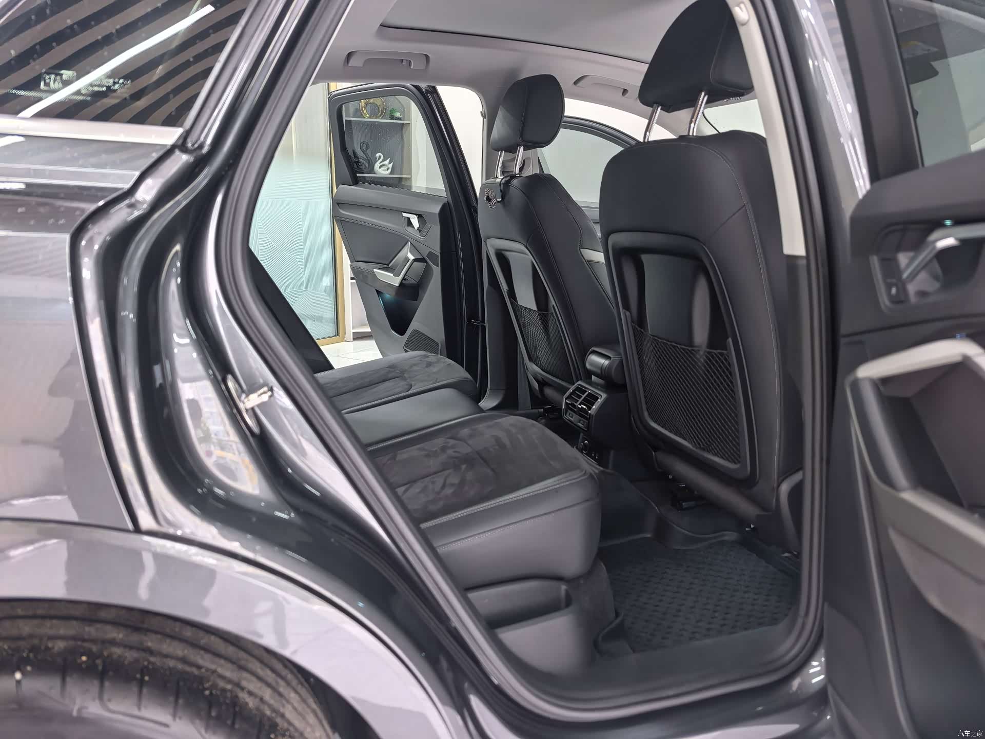 Audi Q3, 2022 10