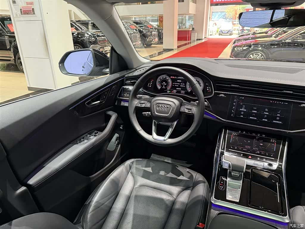 Audi Q8, 2025 23