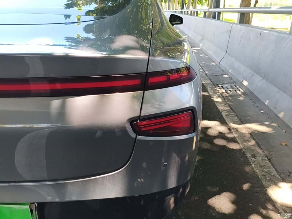 Xpeng P7, 2022 8