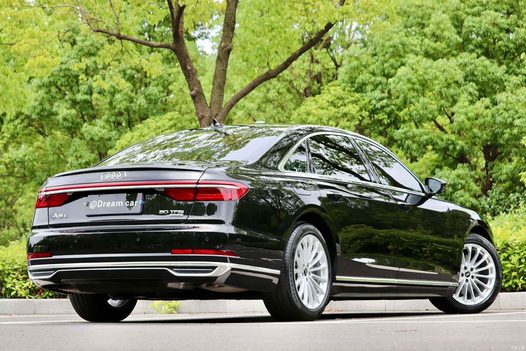 Audi A8L, 2022 4