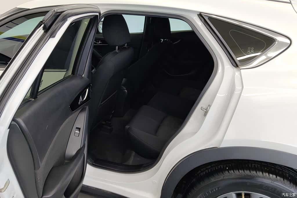 Mazda CX-4, 2020 11
