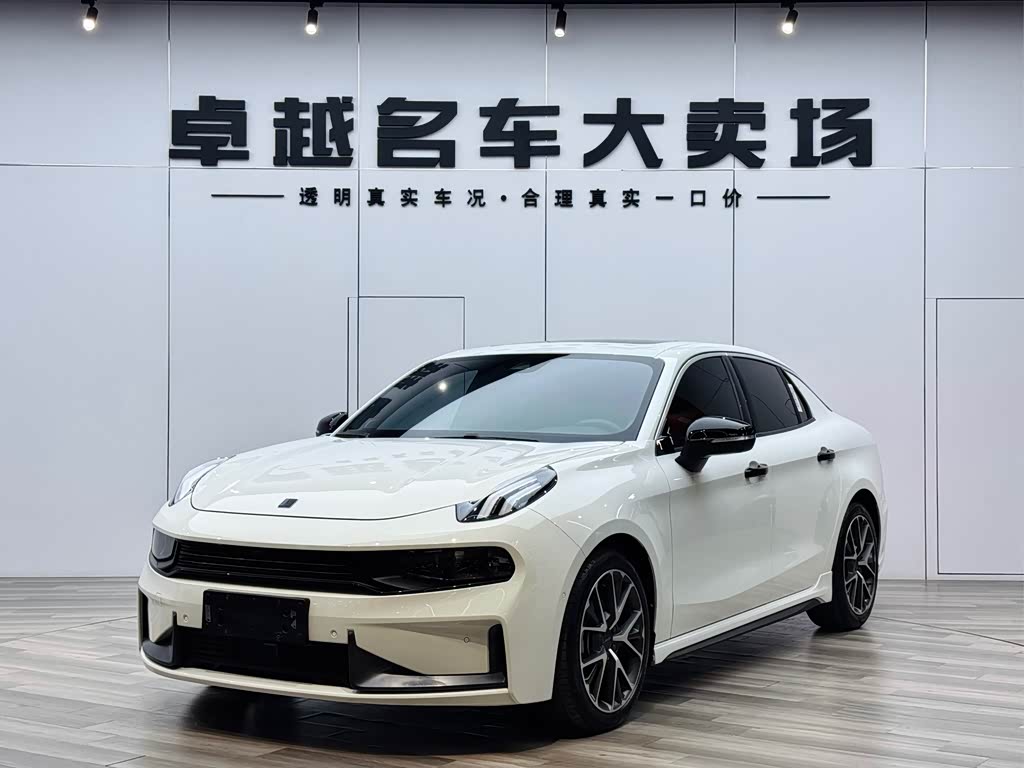 Lynk & Co 03