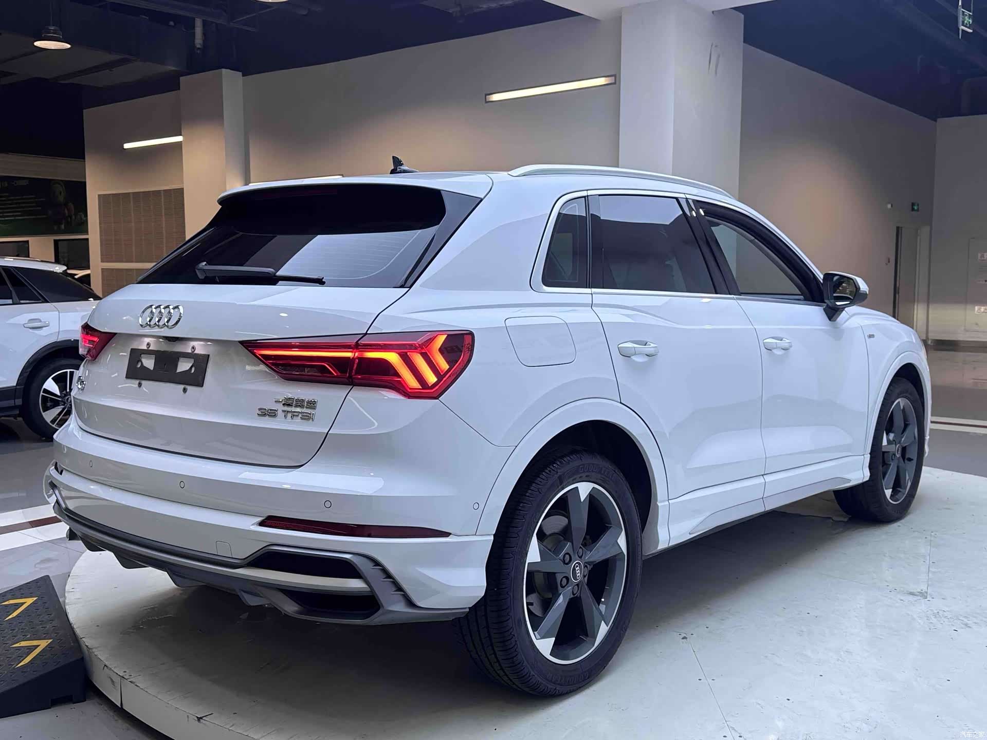 Audi Q3, 2023 7