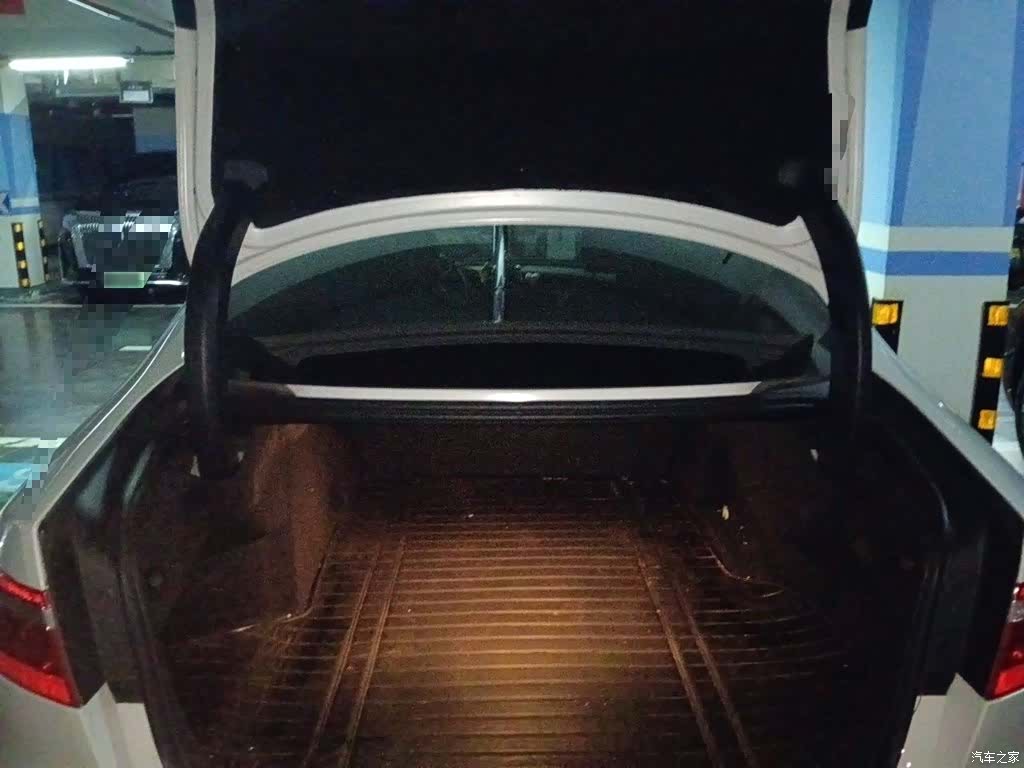 Land Rover XFL, 2018 10