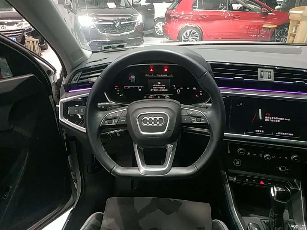 Audi Q3, 2023 11