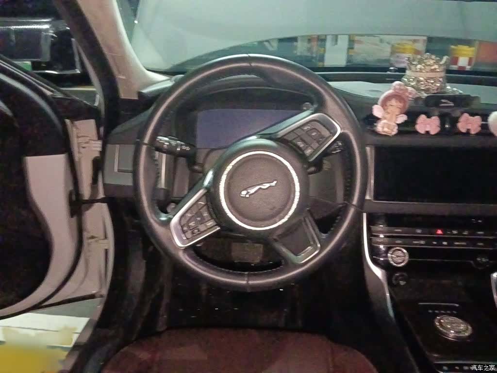 Land Rover XFL, 2018 3