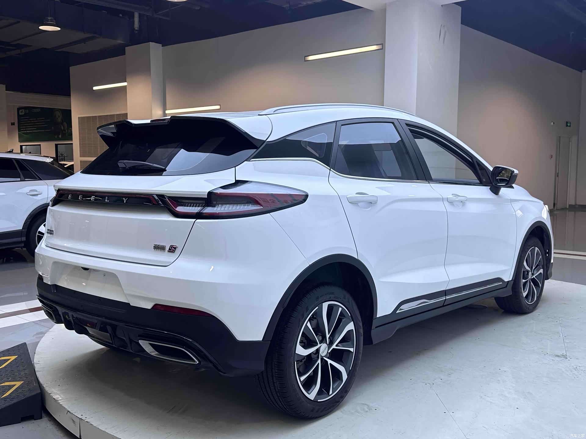 Geely Emgrand, 2023 8