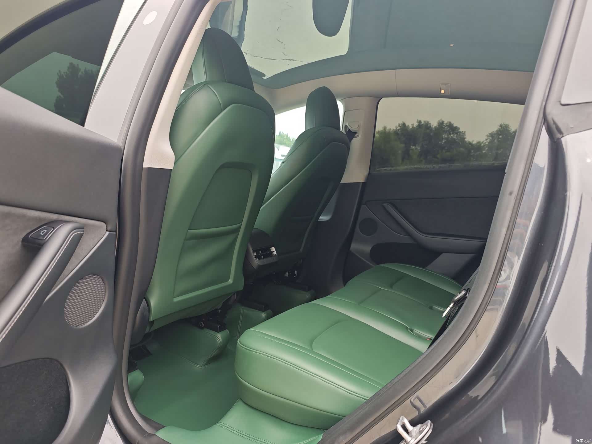 Tesla Model Y, 2024 8