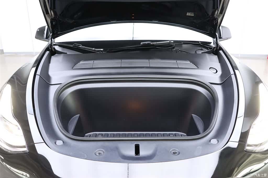 Tesla Model Y, 2022 10