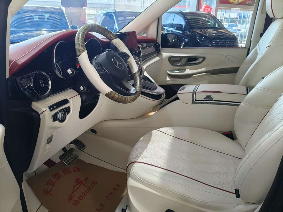 Mercedes-Benz V-class