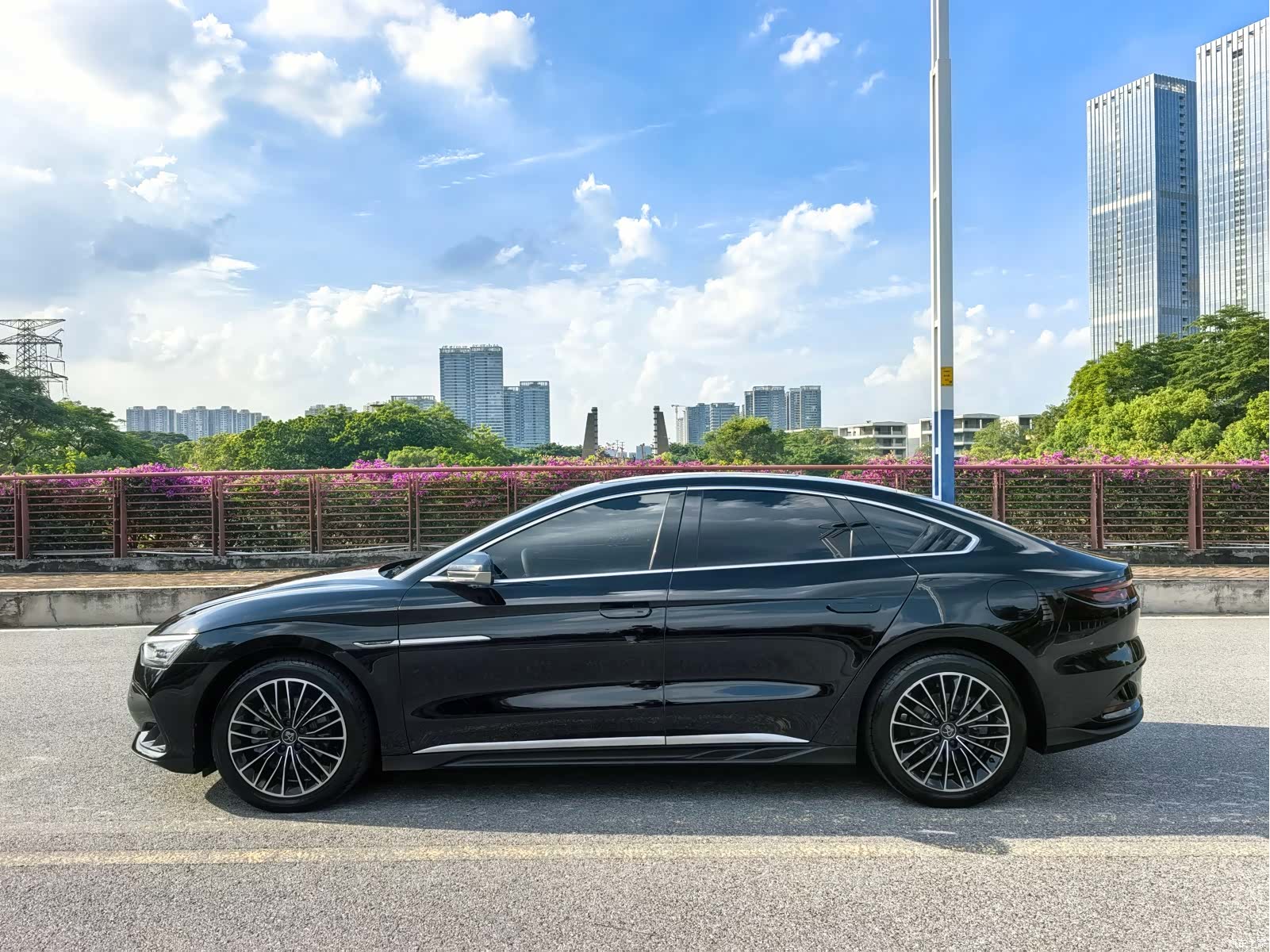 BYD Han, 2023 21