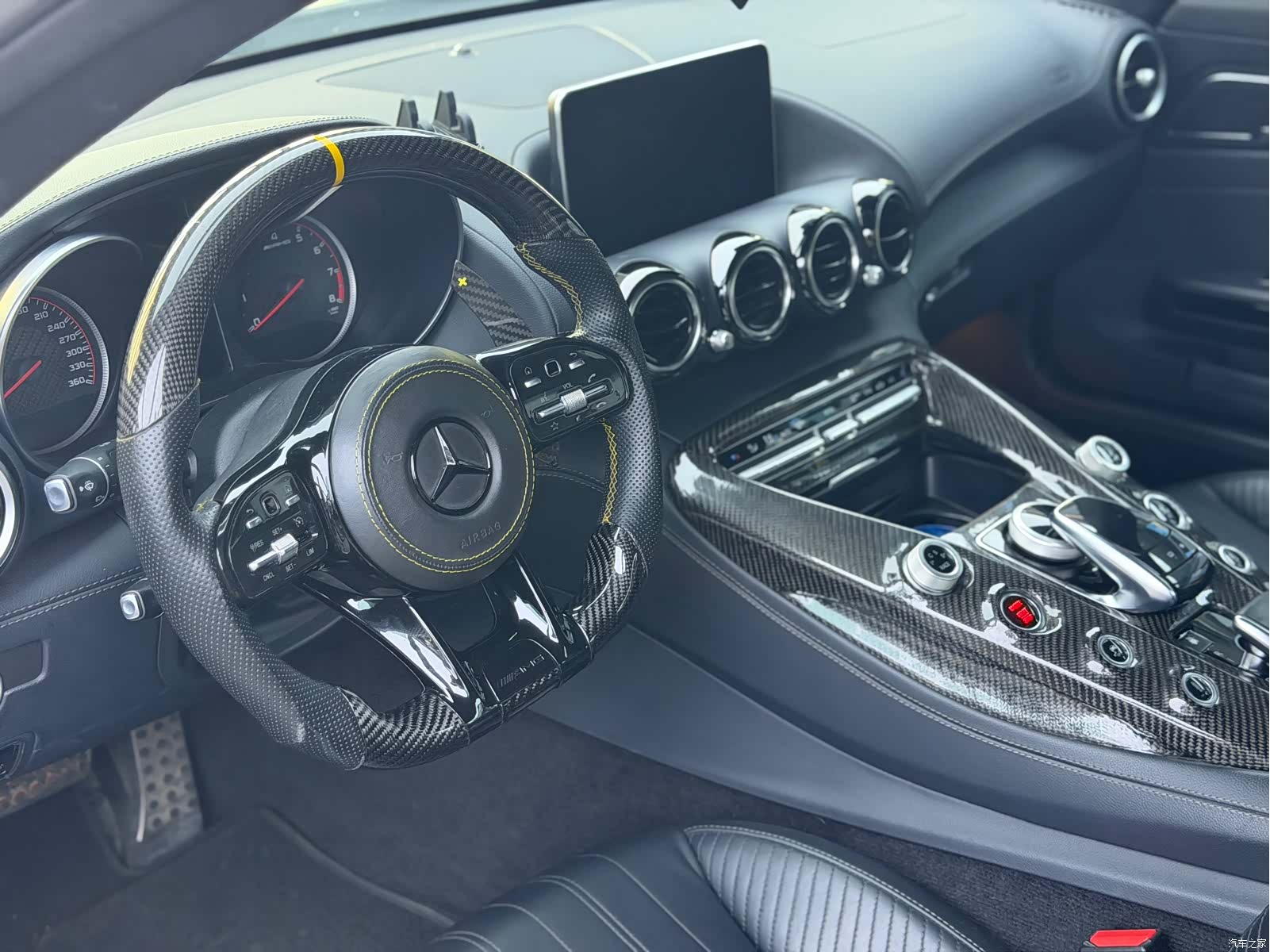 MG AMG, 2015 6