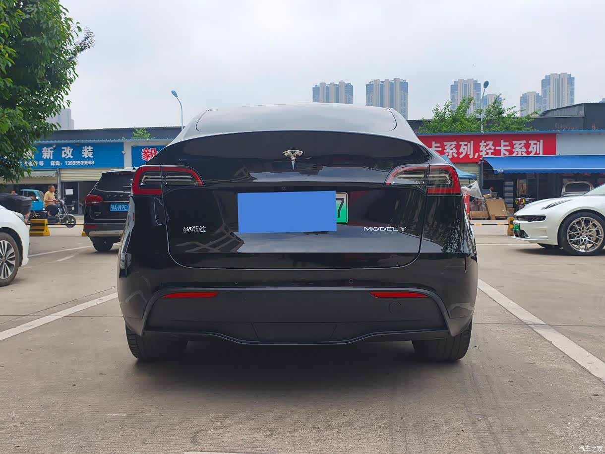 Tesla Model Y, 2022 4