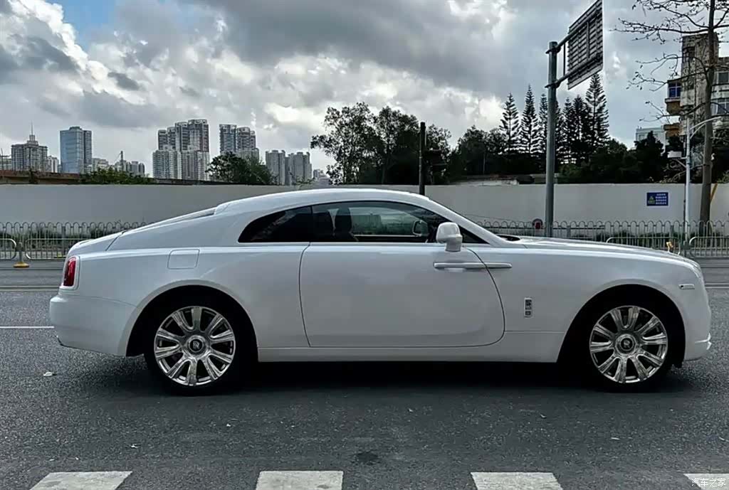 Rolls-Royce Wraith, 2018 все фото