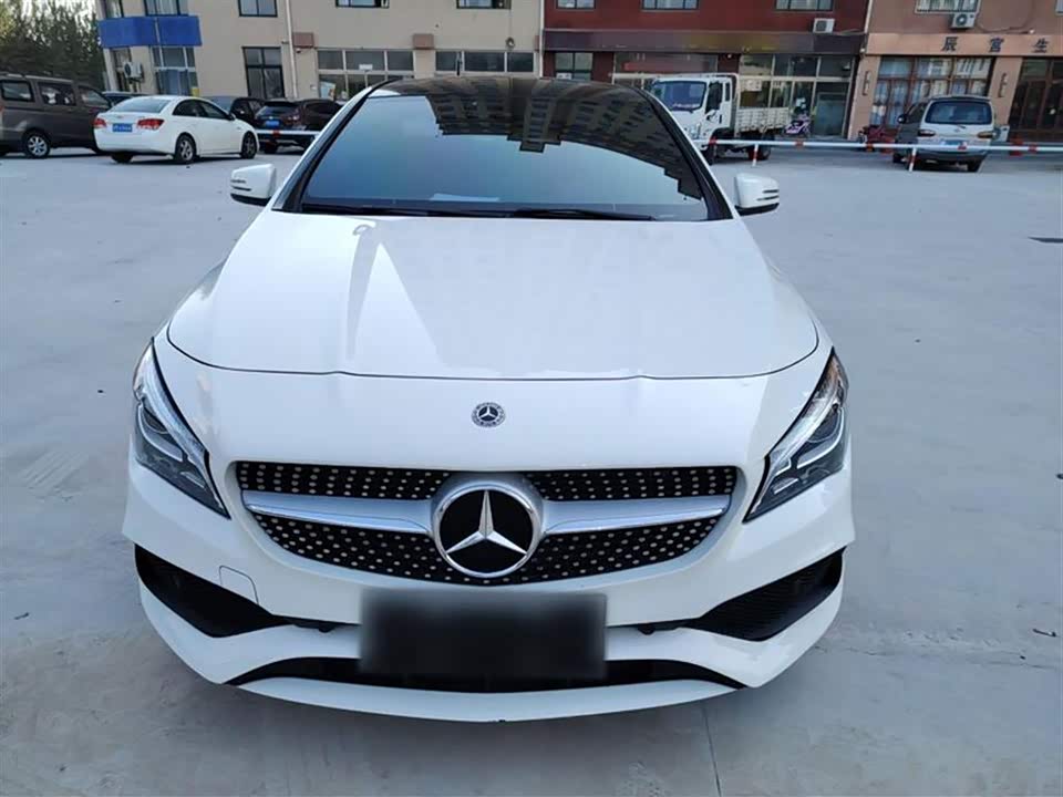 Mercedes-Benz CLA
