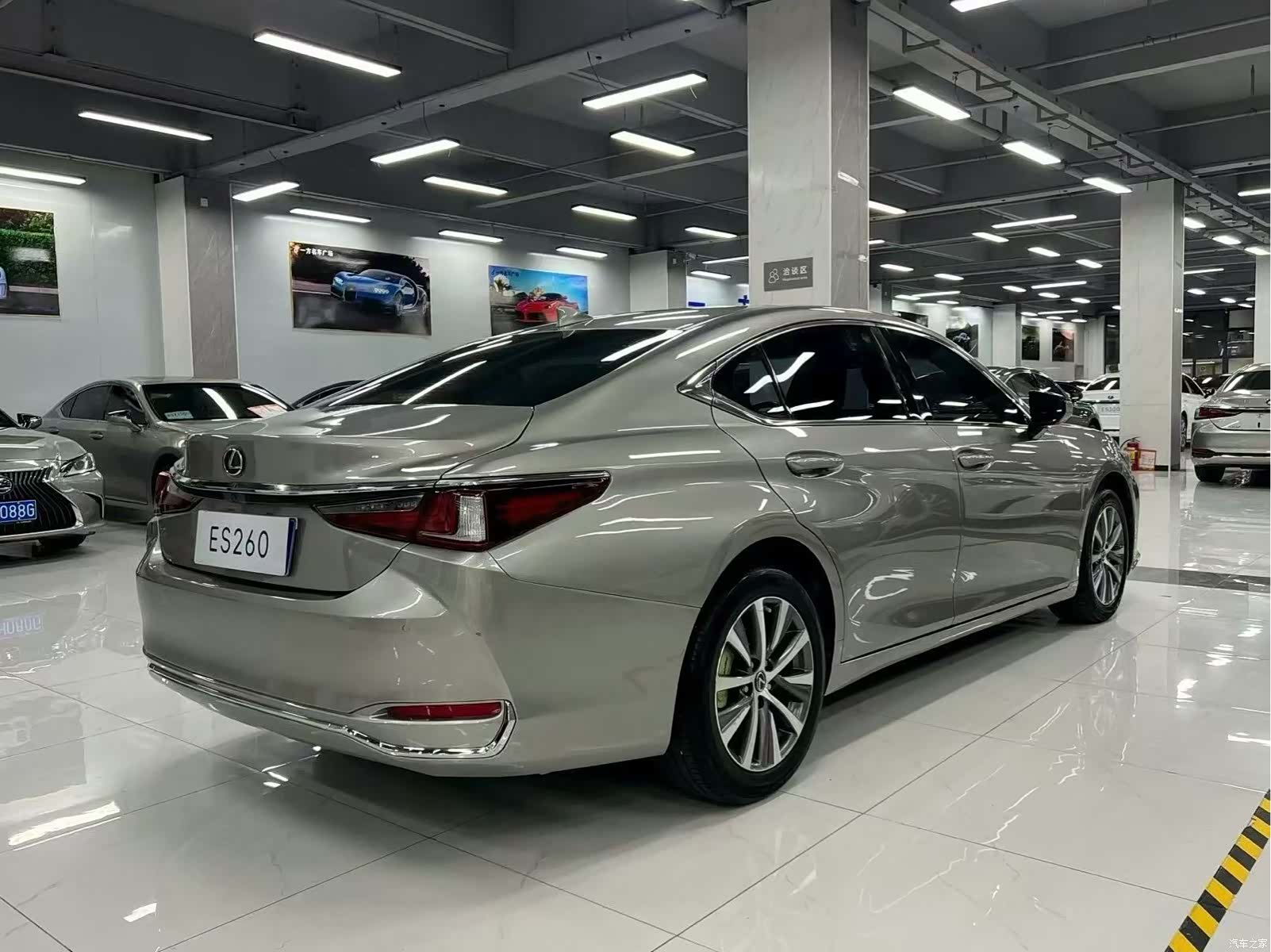 Lexus ES, 2019 7