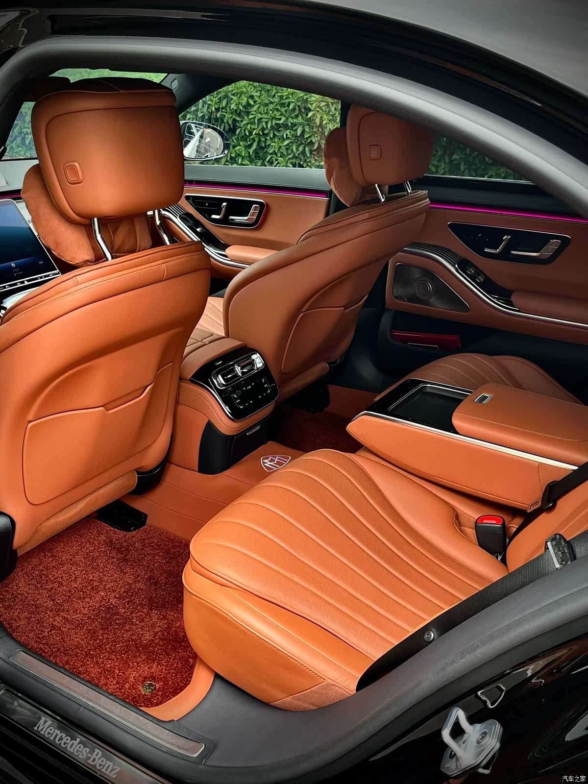 Mercedes-Benz S-Class, 2024 8