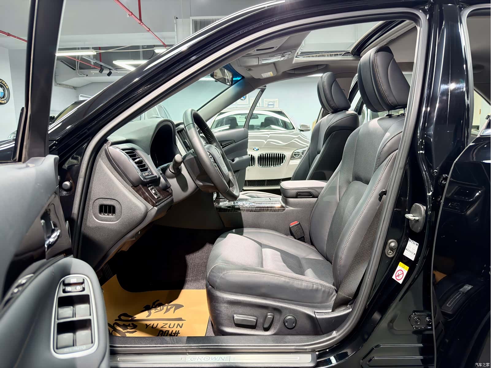 Toyota Crown, 2016 8