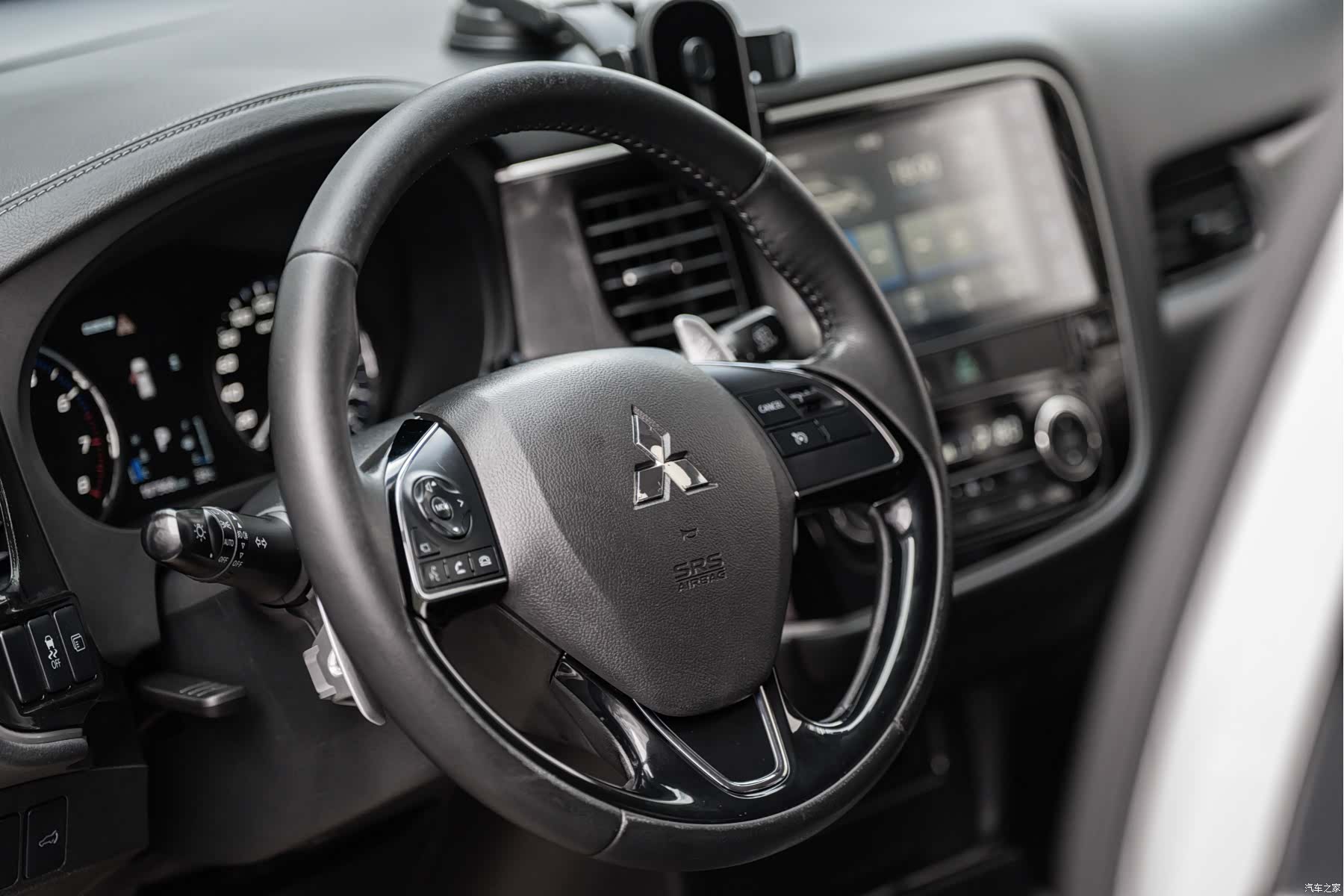 Mitsubishi Outlander, 2020 3