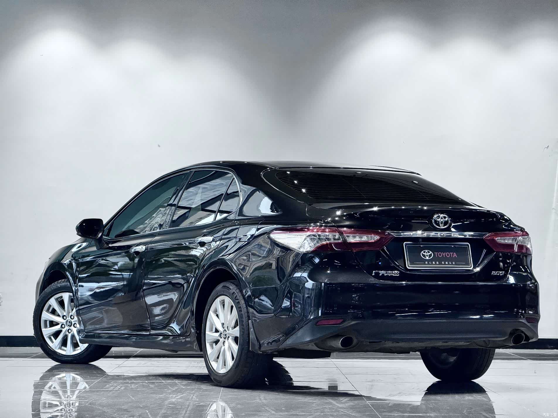 Toyota Camry, 2019 3