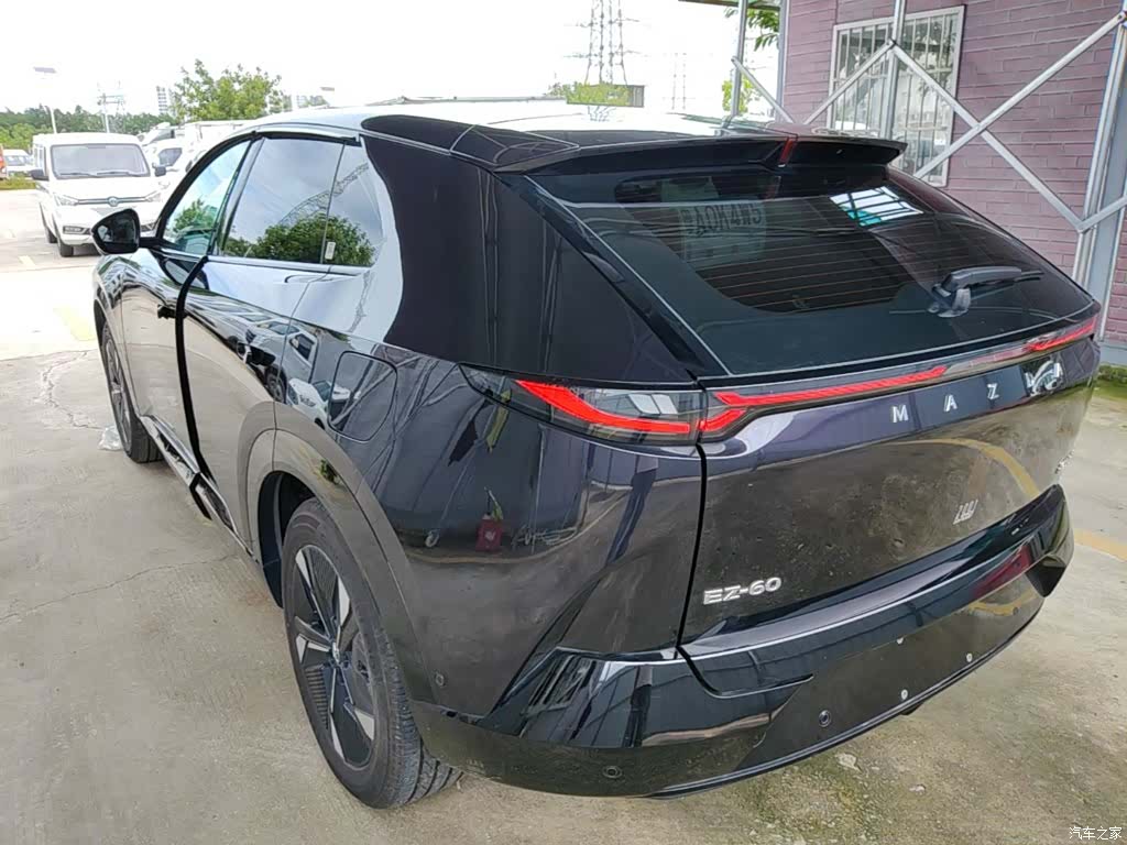 Mazda EZ-60, 2025 все фото
