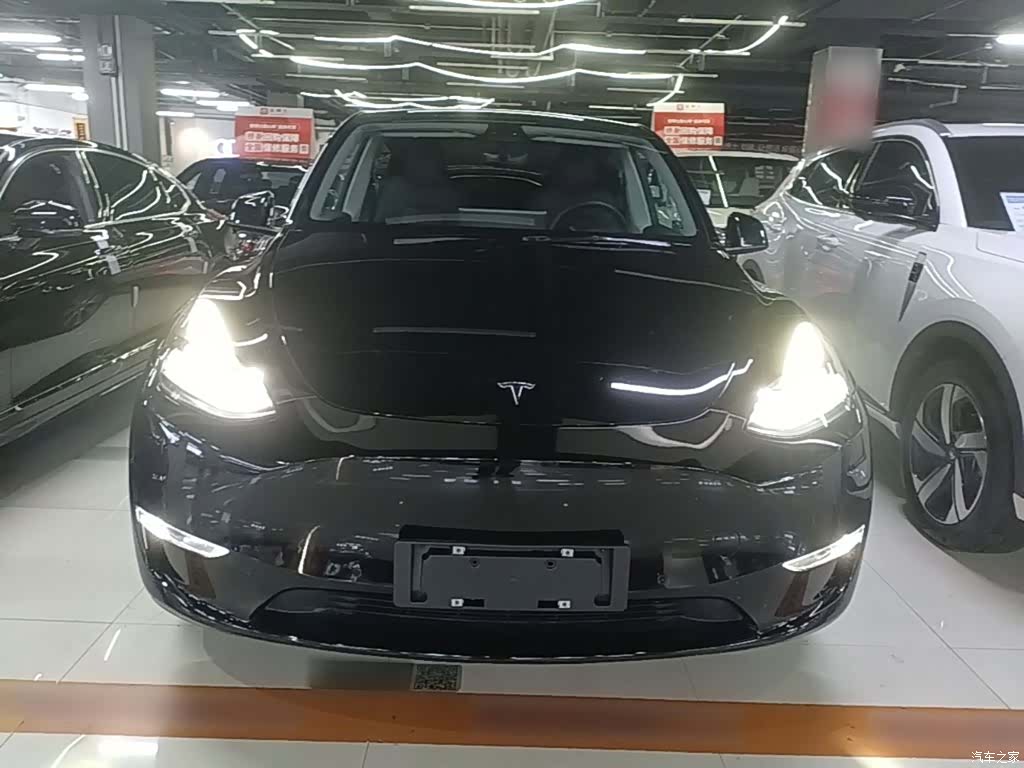 Tesla Model Y, 2021 3