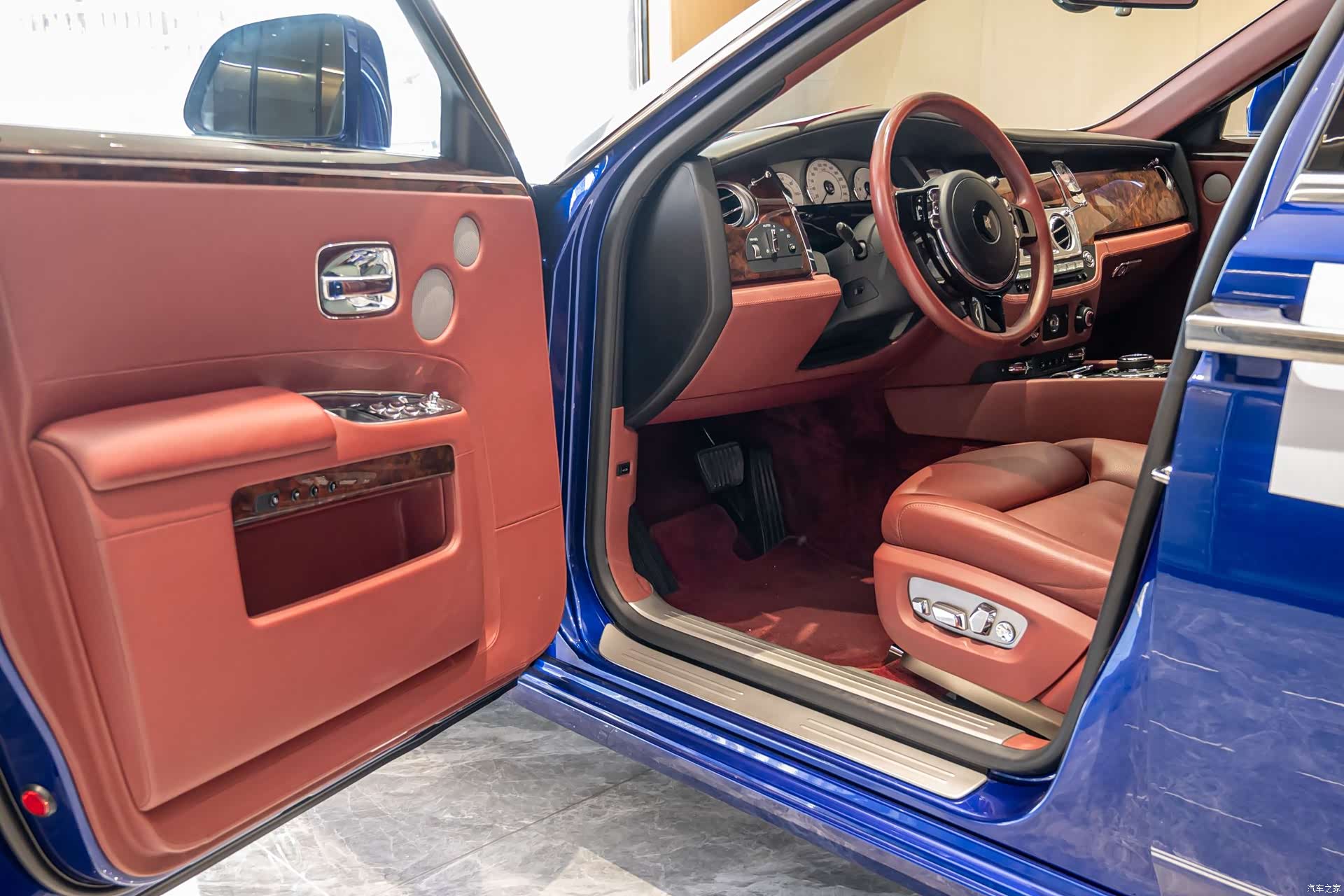 Rolls-Royce Ghost, 2016 6