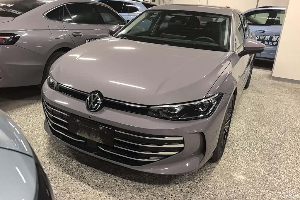 Volkswagen Passat, 2024 2