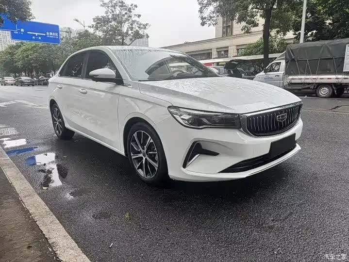 Geely Emgrand, 2021 3