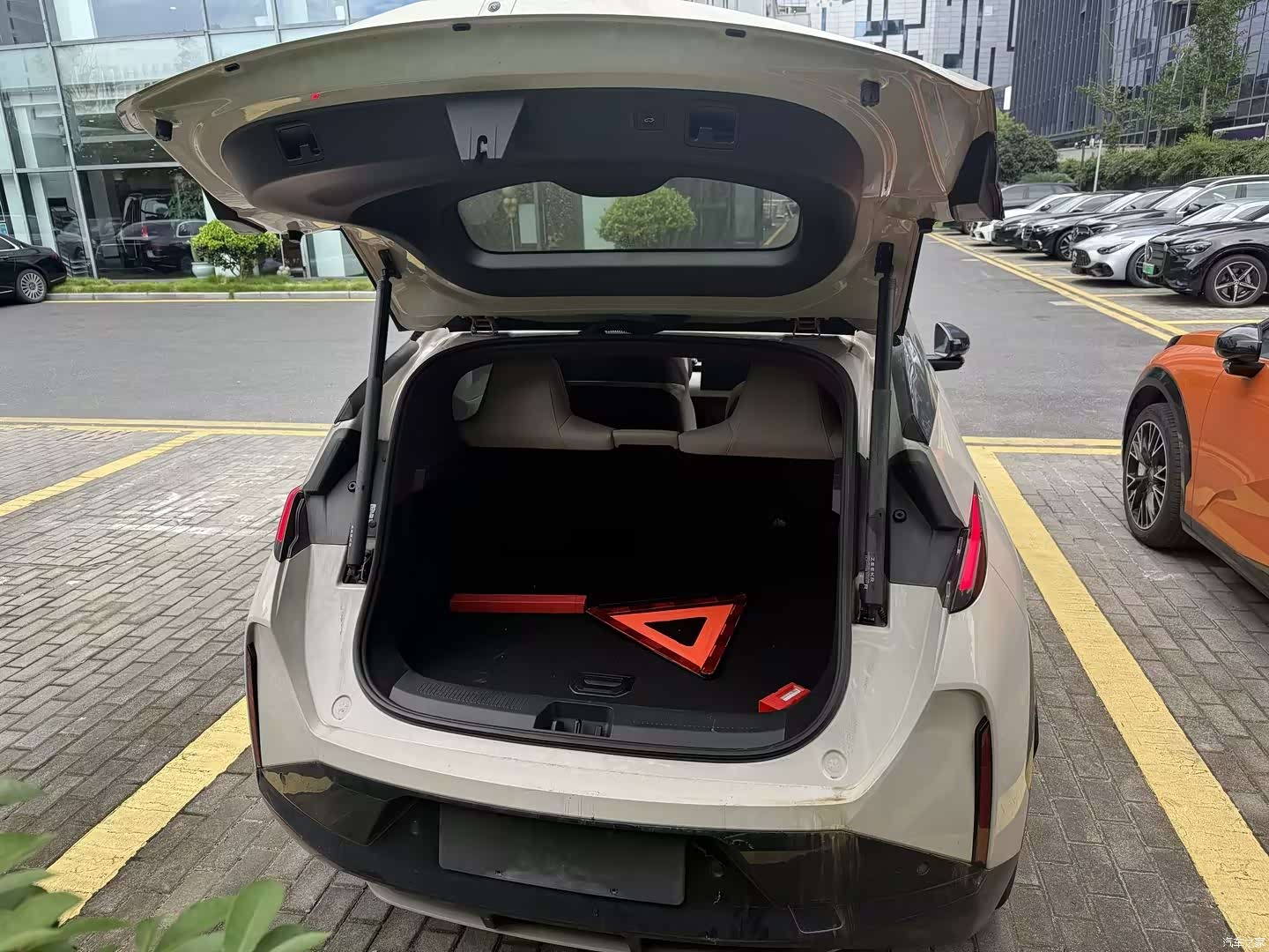 Zeekr X, 2024 10
