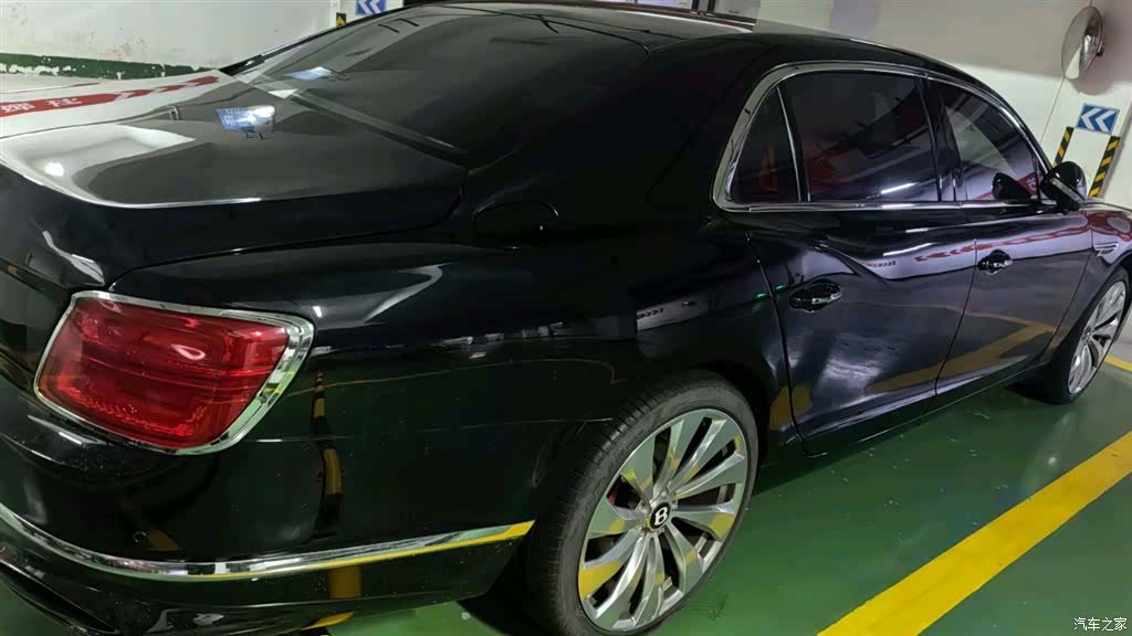 Bentley Flying Spur, 2018 8