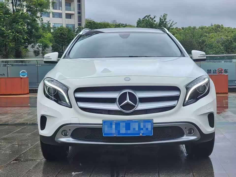 Mercedes-Benz GLA