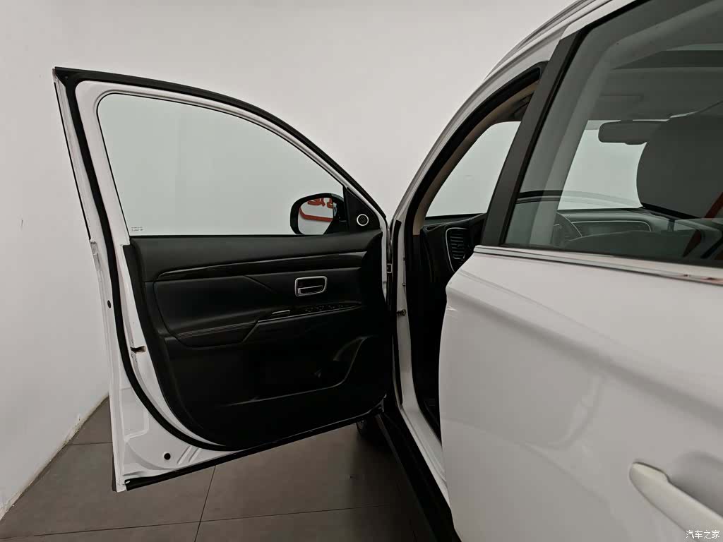 Mitsubishi Outlander, 2018 8
