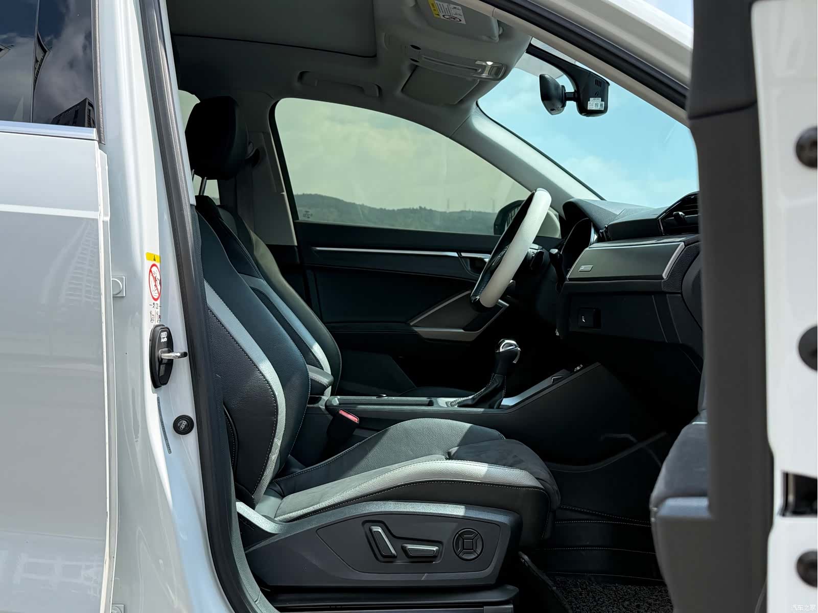 Audi Q3, 2022 13