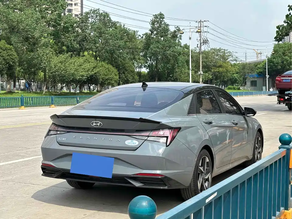 Hyundai Elantra