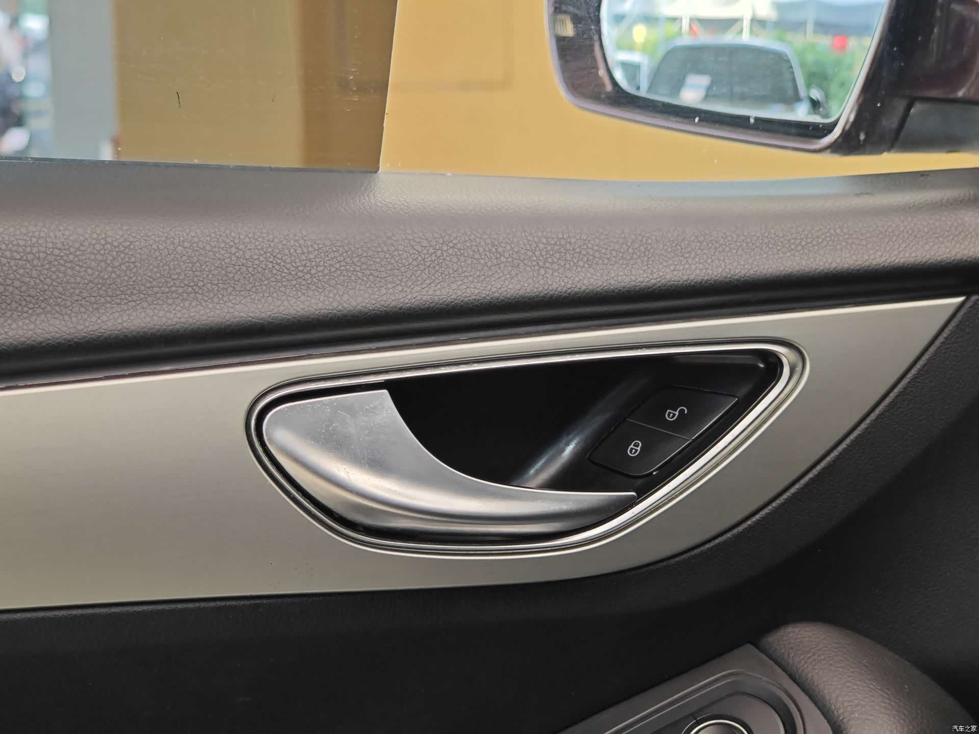 Zotye SR7, 2016 8