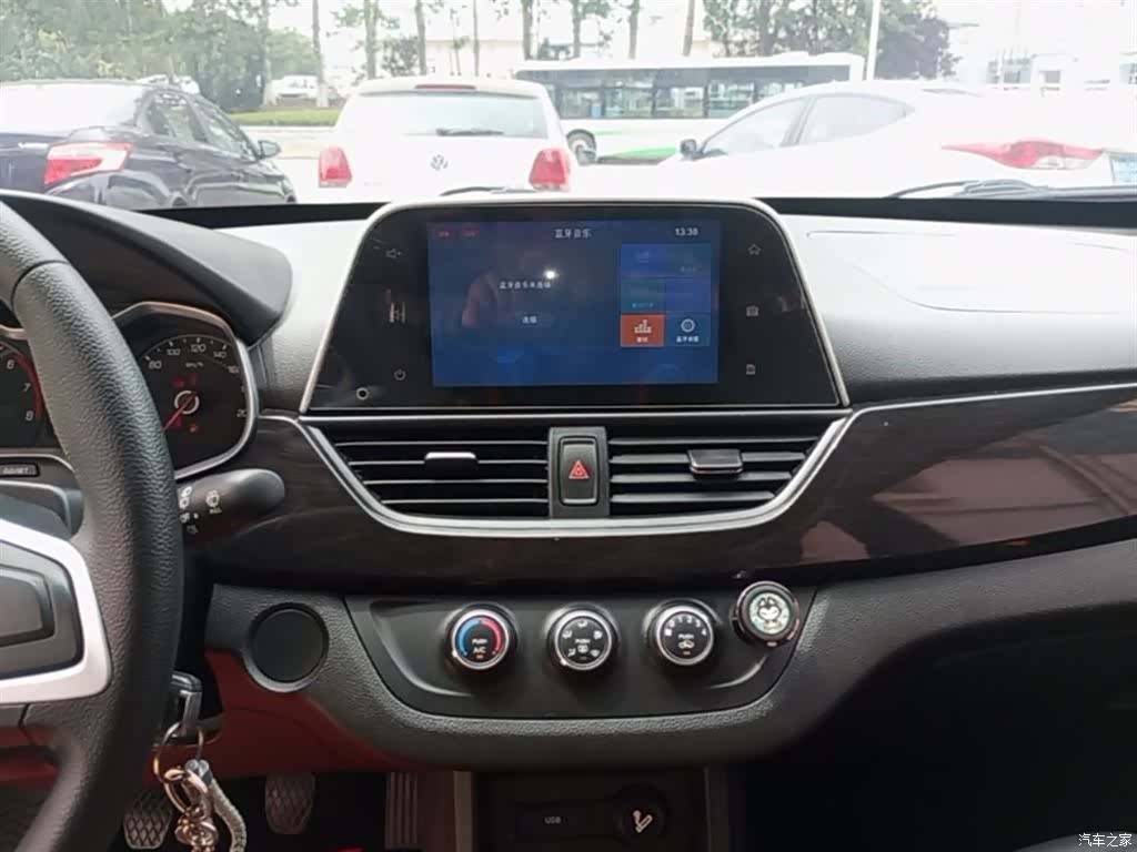 Wuling 310, 2017 9