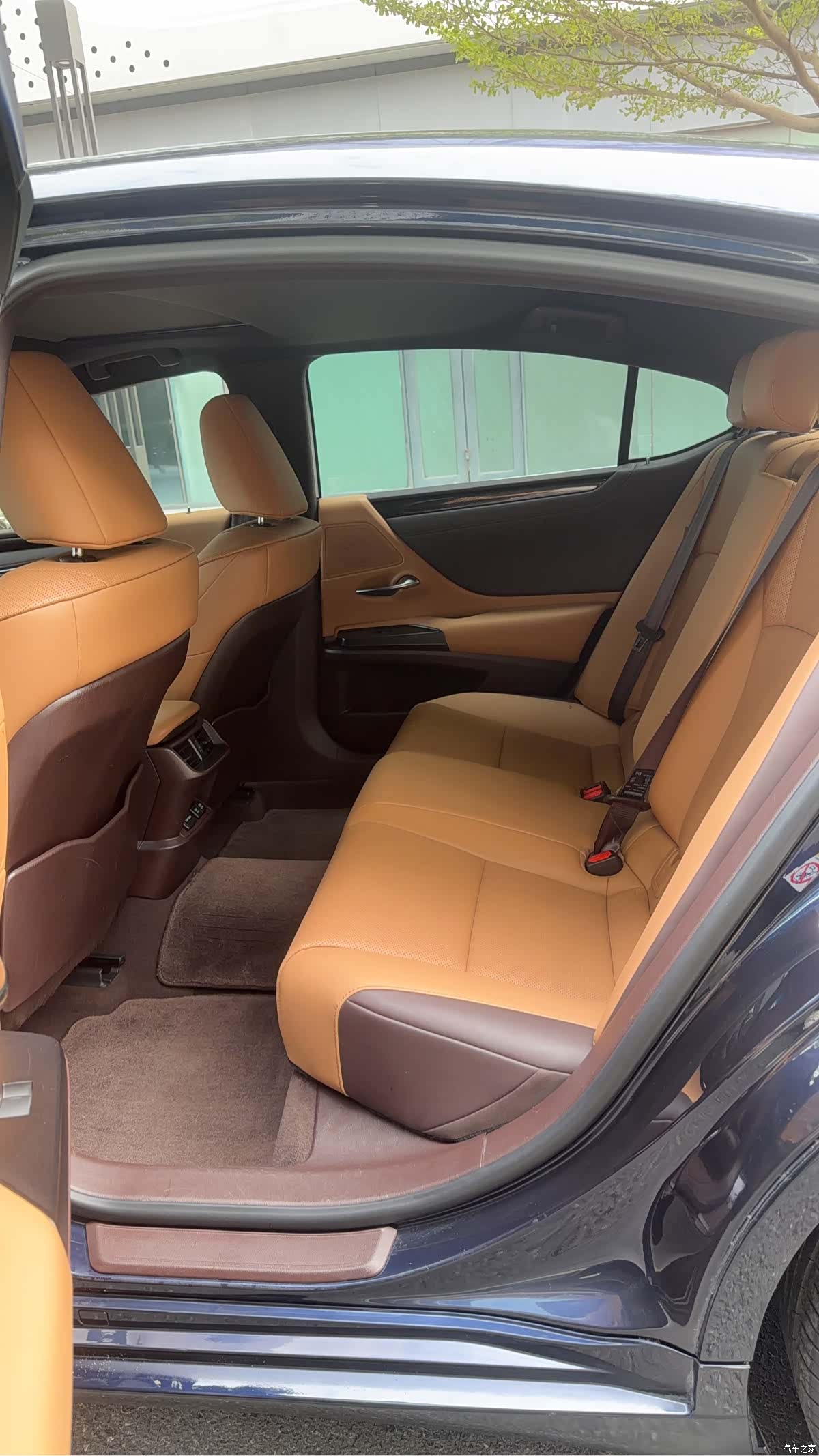 Lexus ES, 2019 7